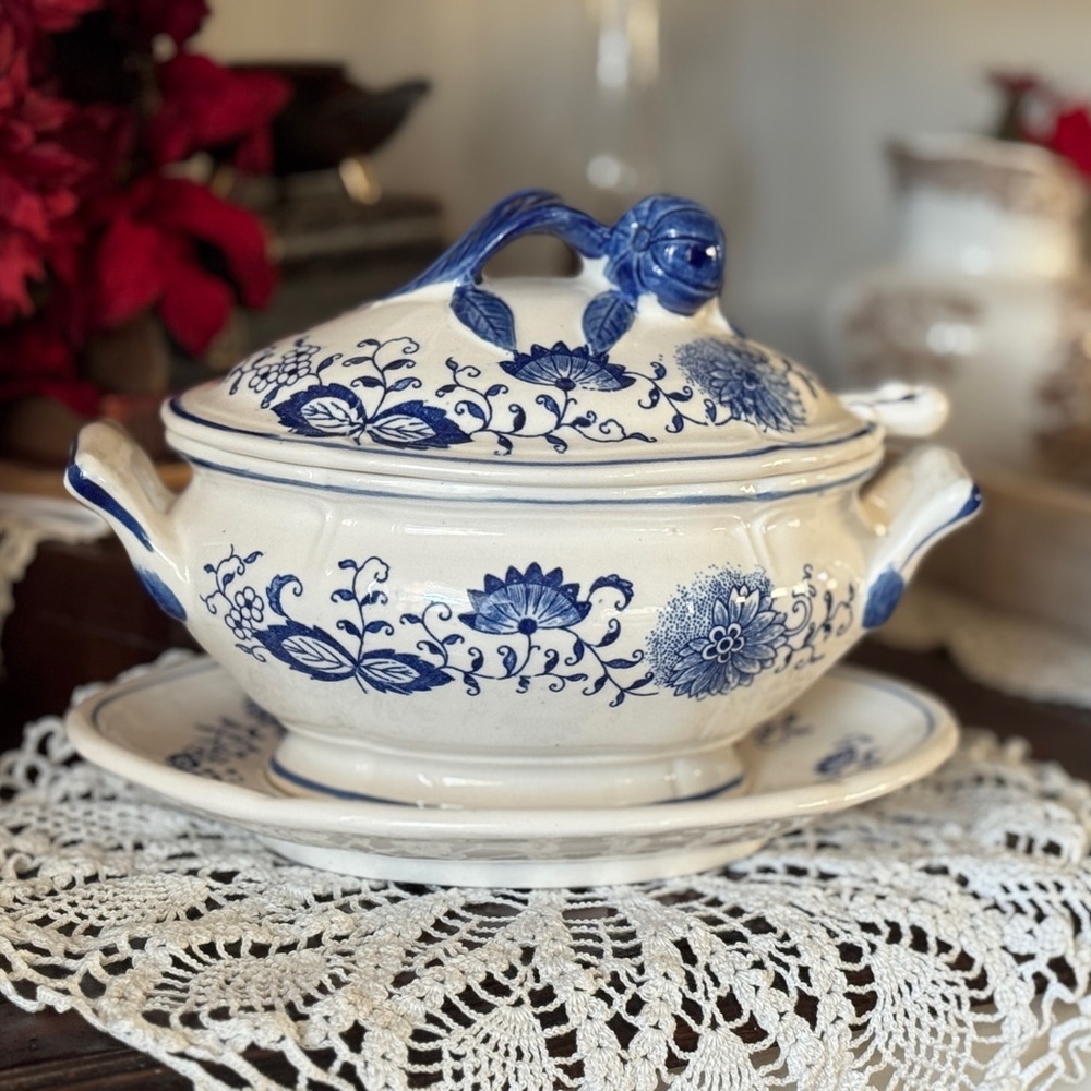 Antique Blue Onion Porcelain Sauce Boat with Lid, Underplate & Ladle